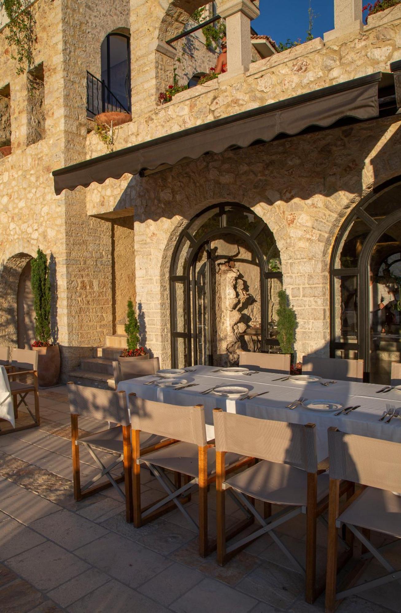 Zoe Hora Hotel Dhërmi Екстериор снимка