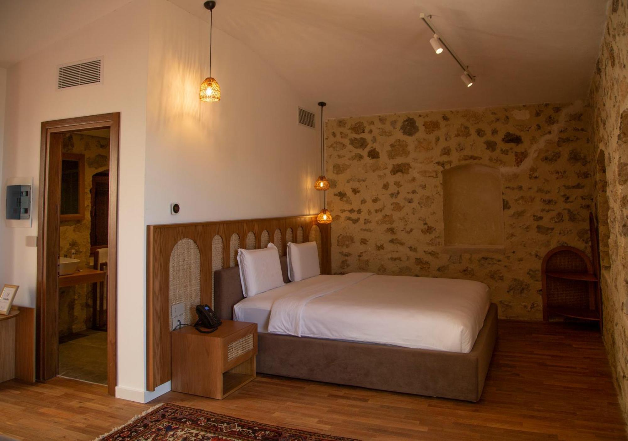 Zoe Hora Hotel Dhërmi Екстериор снимка
