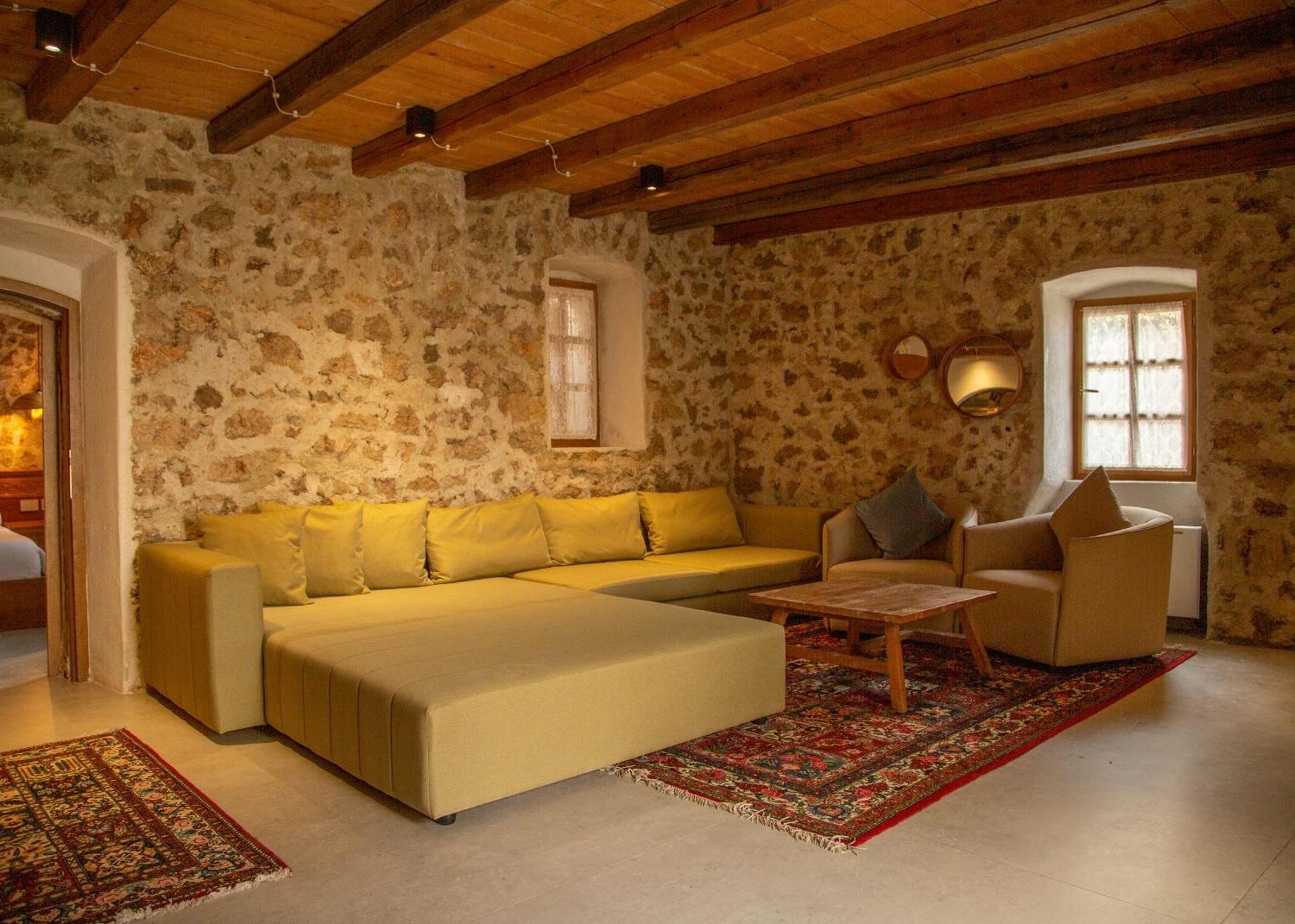 Zoe Hora Hotel Dhërmi Екстериор снимка
