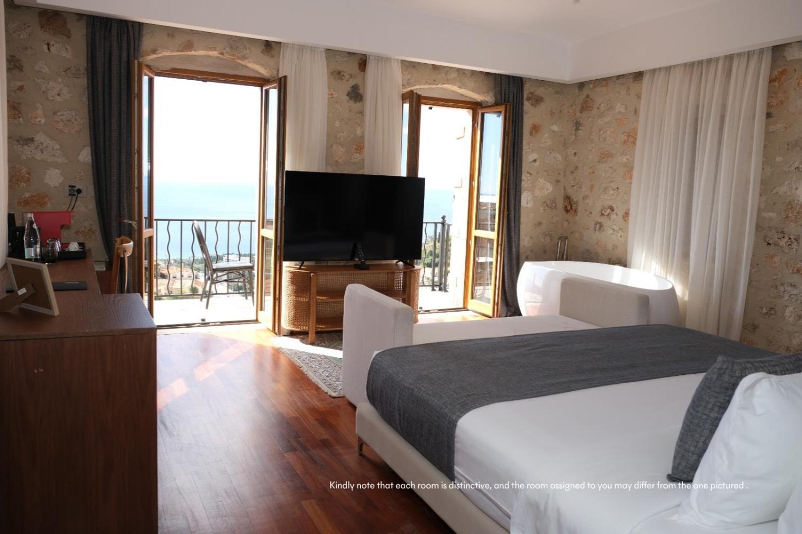 Zoe Hora Hotel Dhërmi Екстериор снимка